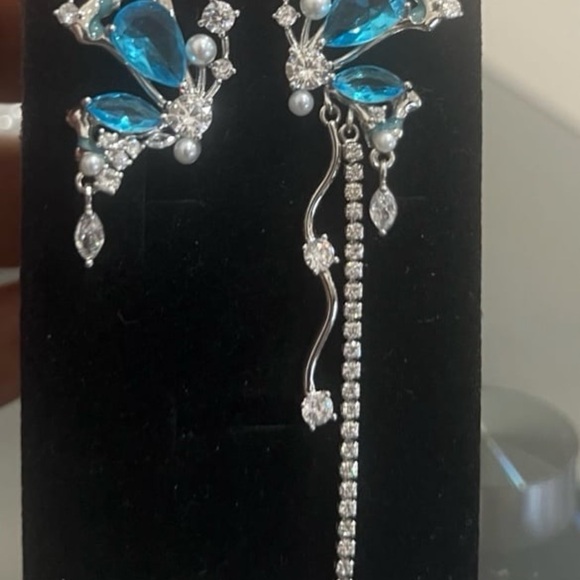 Gorgeous new sapphire shades asymmetrical butterfly silver earrings #272 - Picture 5 of 12
